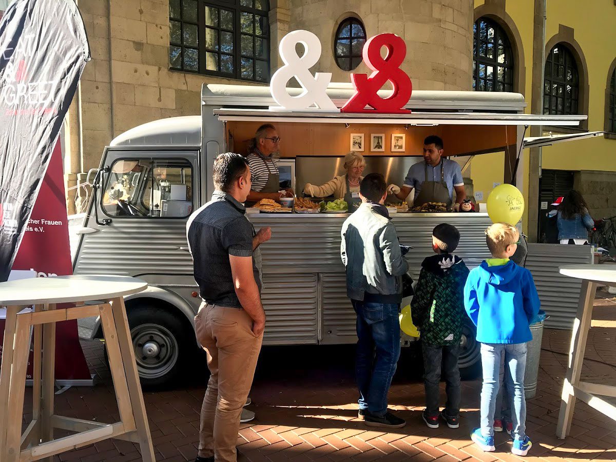 Am 21. September 2019 war der Food Truck der Aktion Neue Nachbarn in Frechen (c) Micken-Schlappal